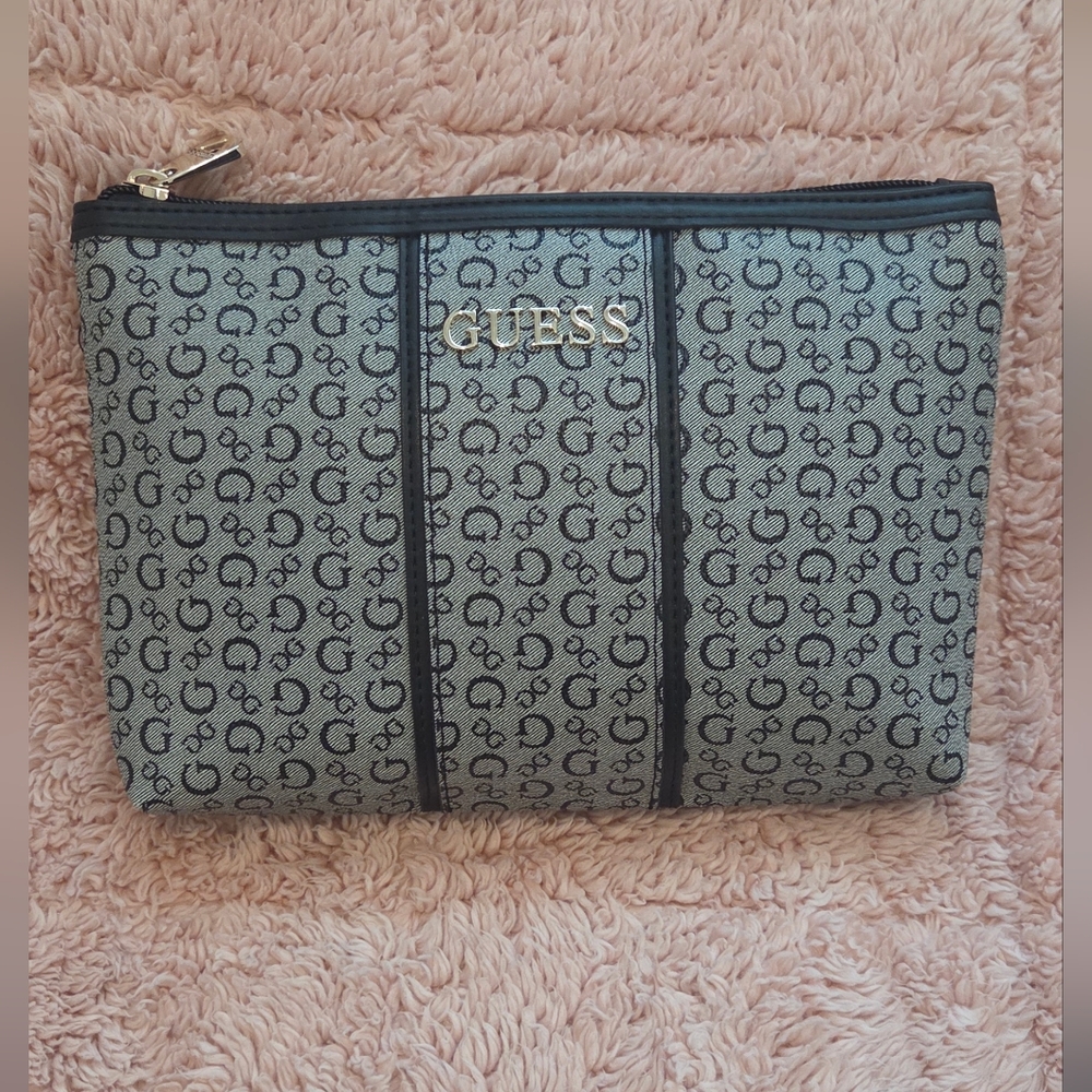 GUESS Makeup Bag